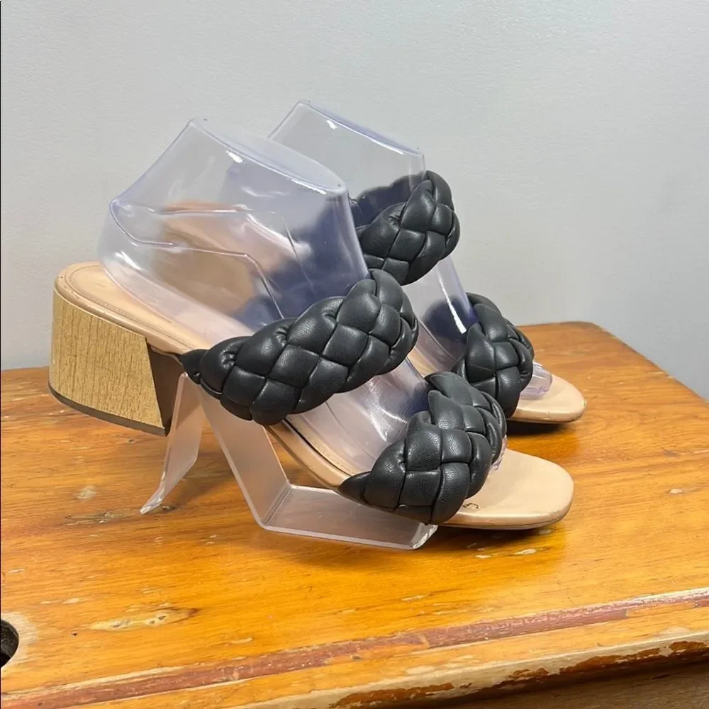 Minor Flawed Dolce Vita Black and Tan Heeled Sandals